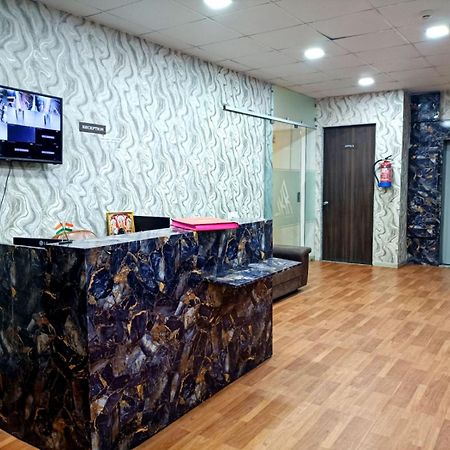 Hotel Gokul Solitaire, Surat Bhatha المظهر الخارجي الصورة
