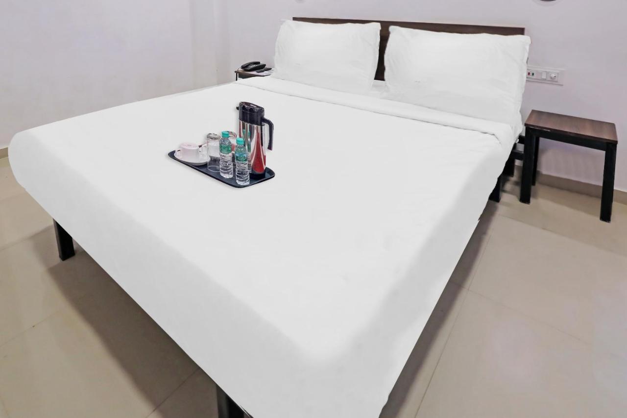 Hotel Gokul Solitaire, Surat Bhatha المظهر الخارجي الصورة