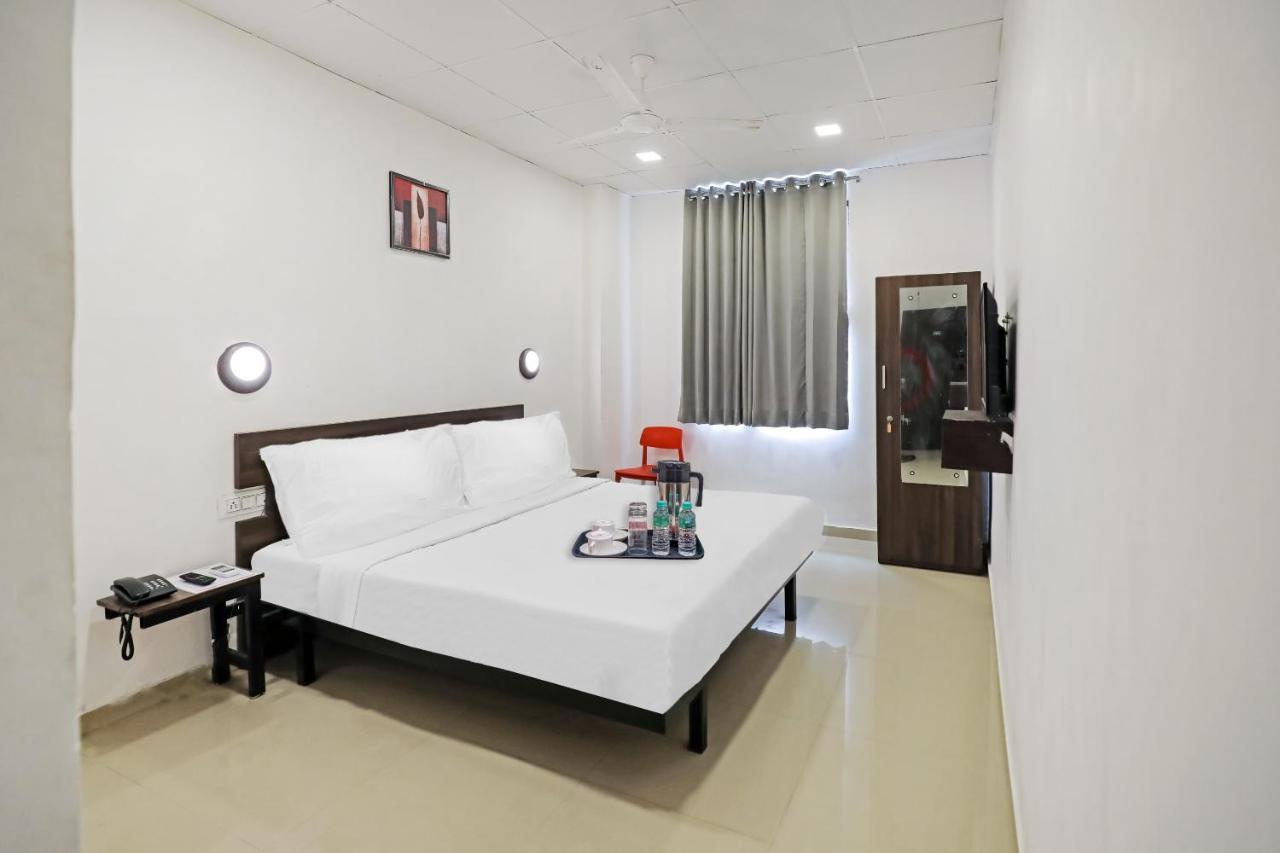 Hotel Gokul Solitaire, Surat Bhatha المظهر الخارجي الصورة