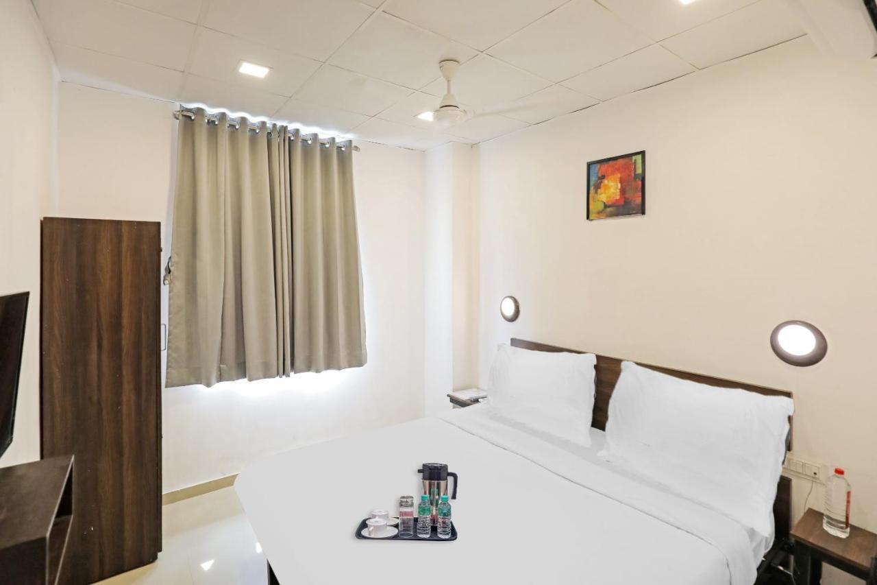 Hotel Gokul Solitaire, Surat Bhatha المظهر الخارجي الصورة