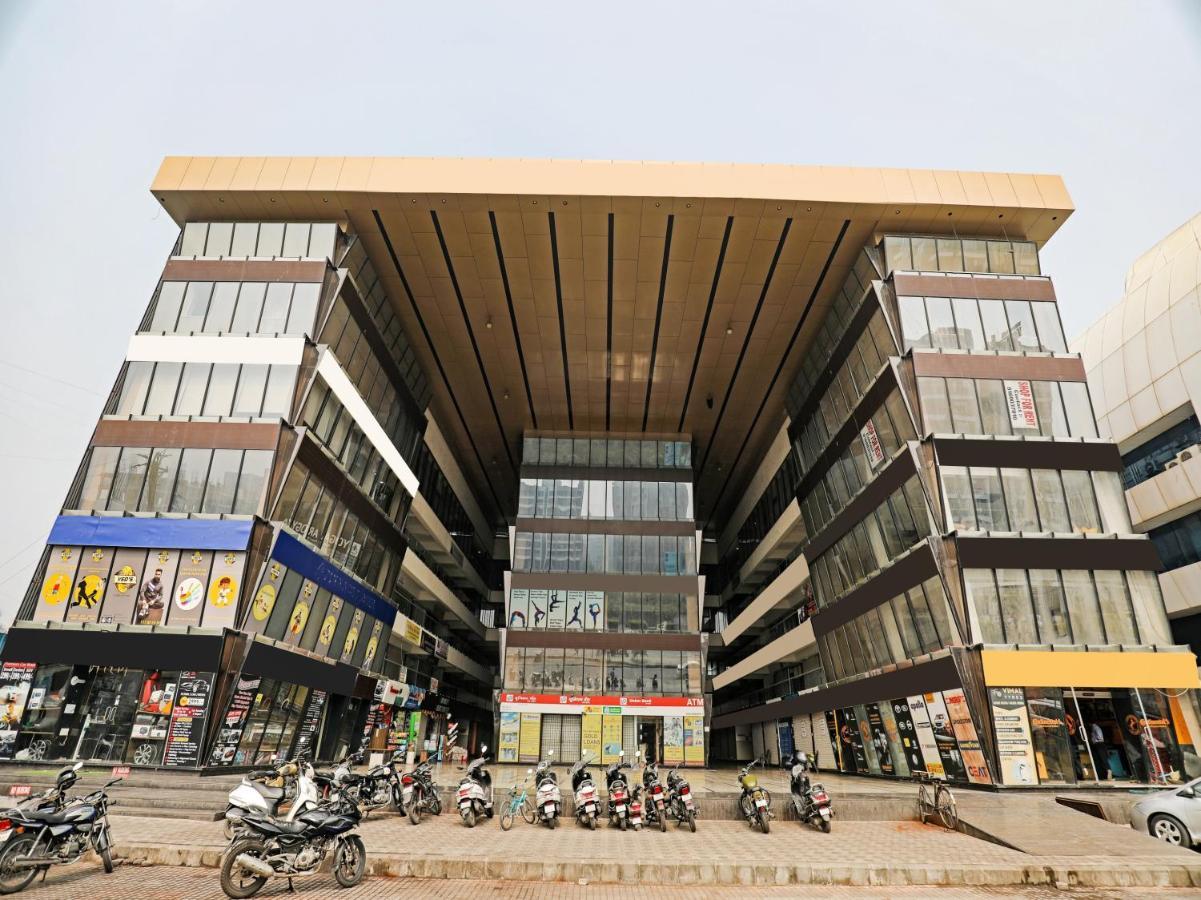 Hotel Gokul Solitaire, Surat Bhatha المظهر الخارجي الصورة