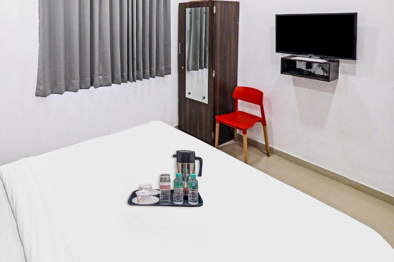 Hotel Gokul Solitaire, Surat Bhatha المظهر الخارجي الصورة