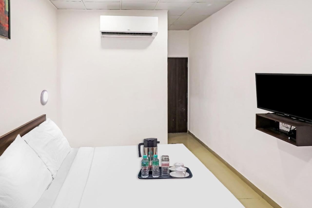 Hotel Gokul Solitaire, Surat Bhatha المظهر الخارجي الصورة