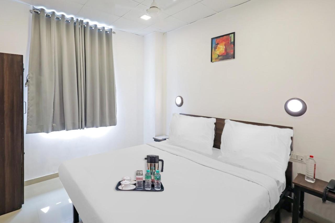 Hotel Gokul Solitaire, Surat Bhatha المظهر الخارجي الصورة