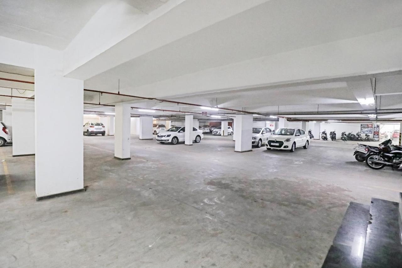 Hotel Gokul Solitaire, Surat Bhatha المظهر الخارجي الصورة
