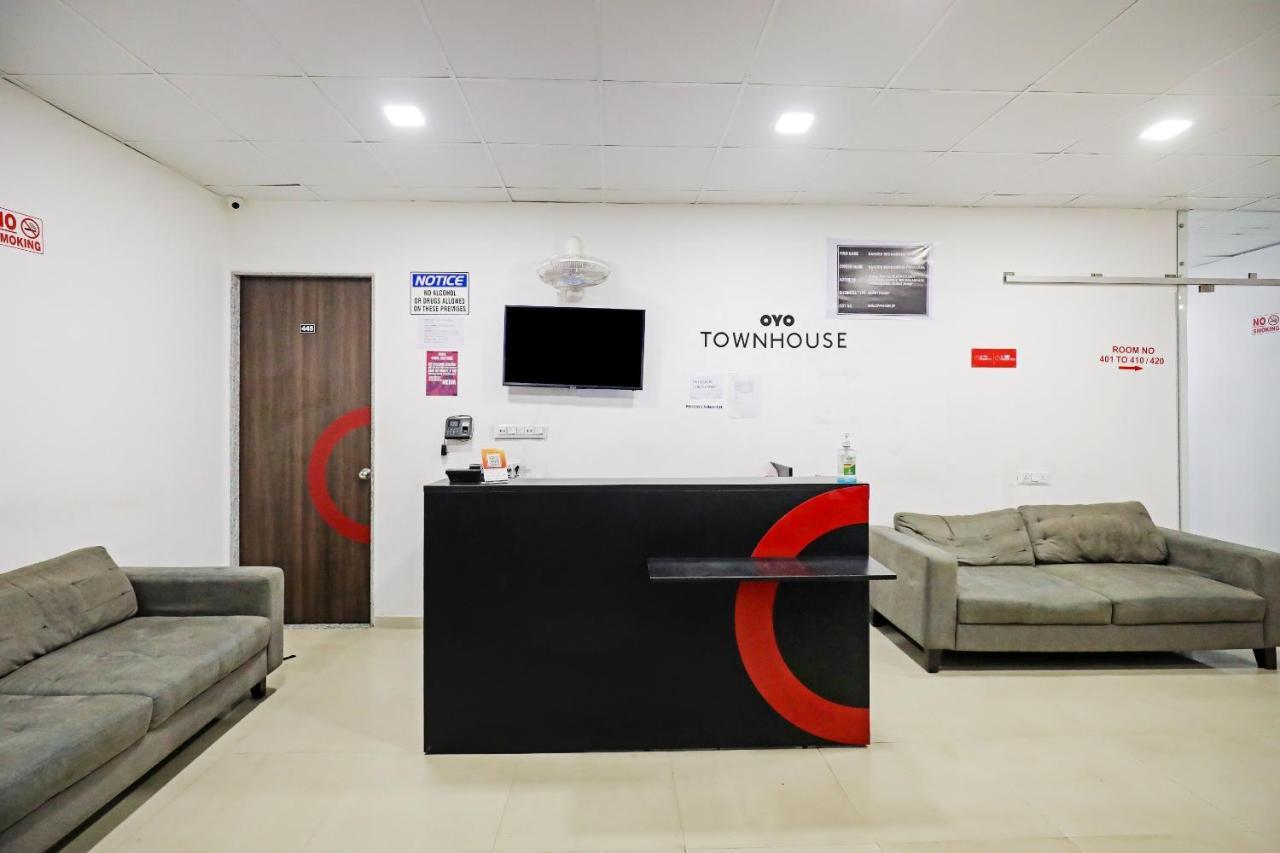 Hotel Gokul Solitaire, Surat Bhatha المظهر الخارجي الصورة