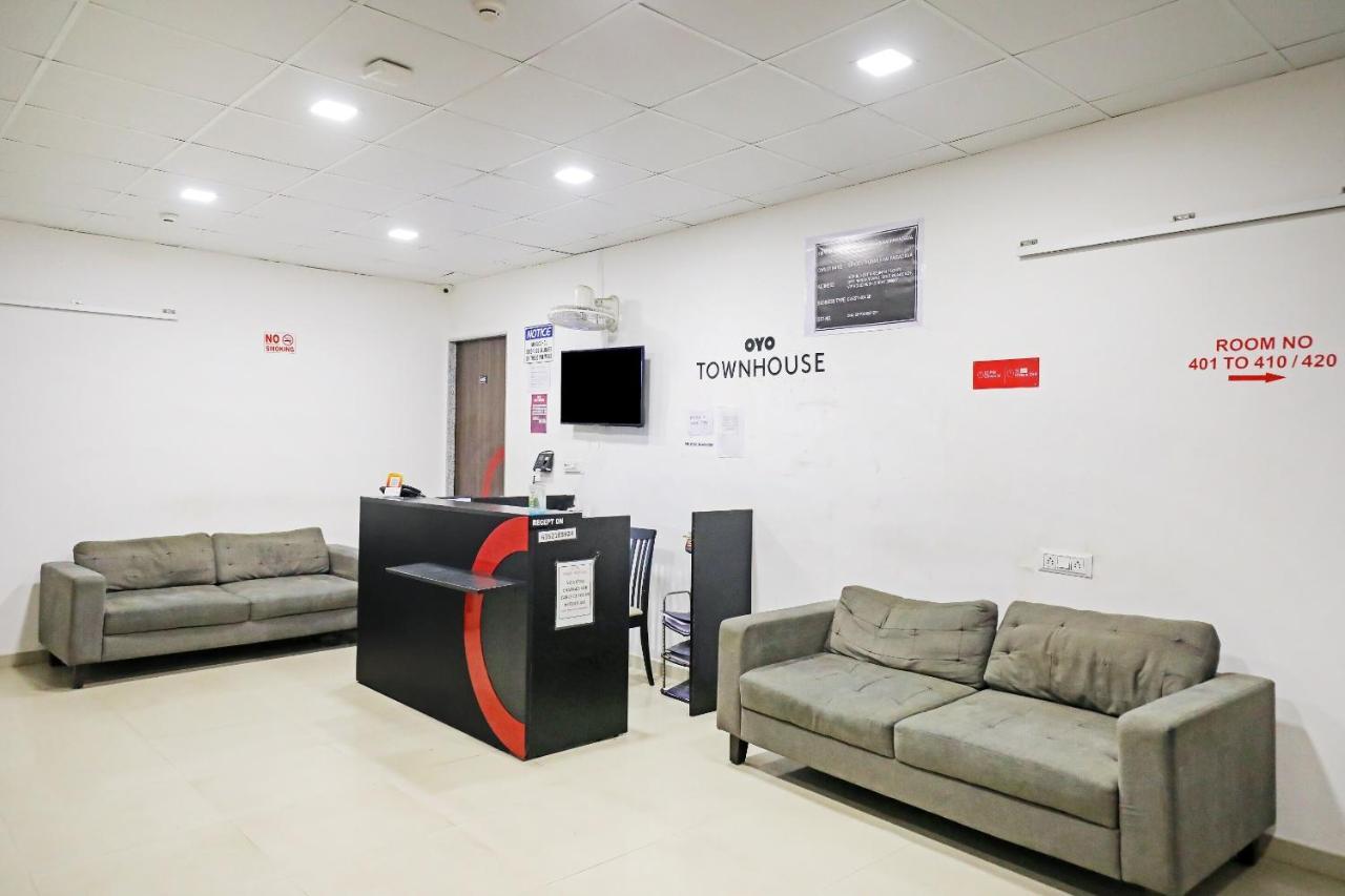 Hotel Gokul Solitaire, Surat Bhatha المظهر الخارجي الصورة