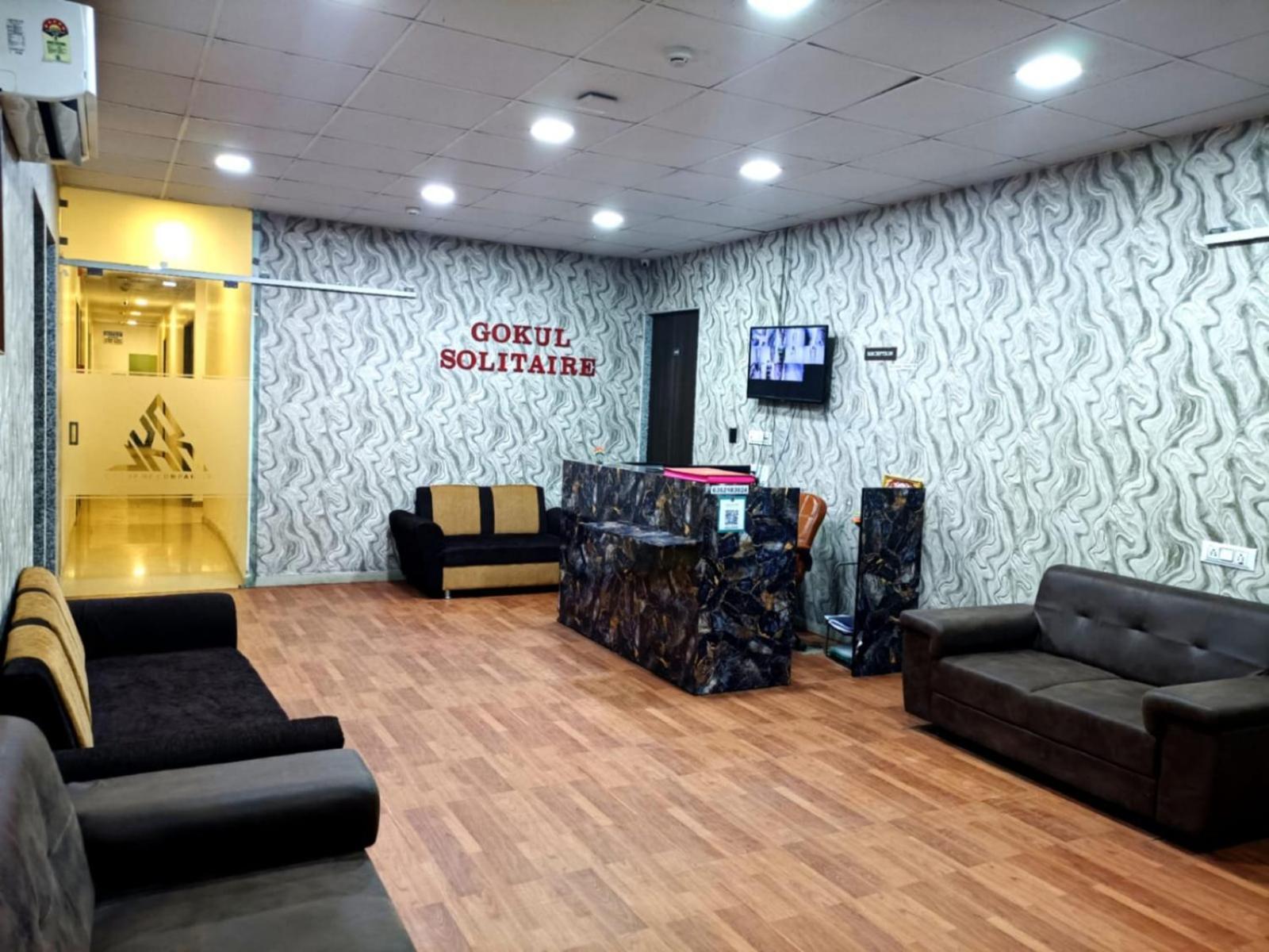 Hotel Gokul Solitaire, Surat Bhatha المظهر الخارجي الصورة