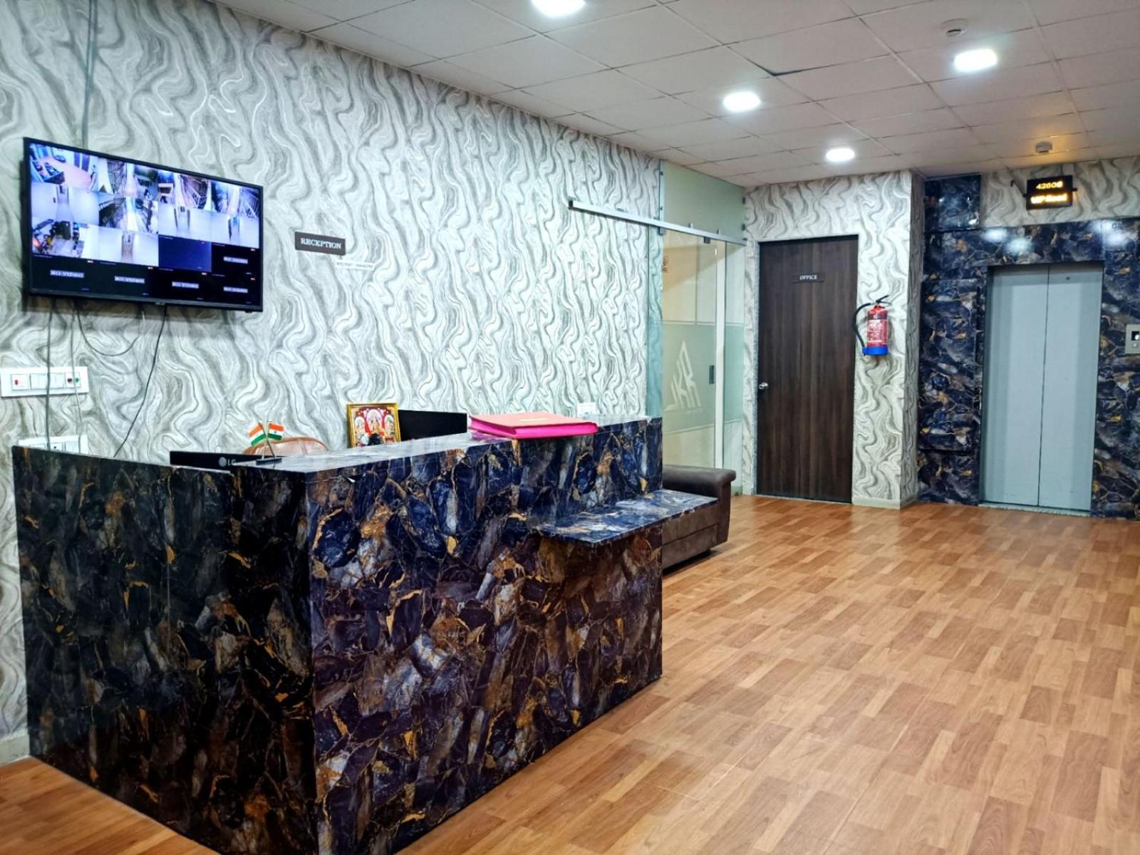 Hotel Gokul Solitaire, Surat Bhatha المظهر الخارجي الصورة