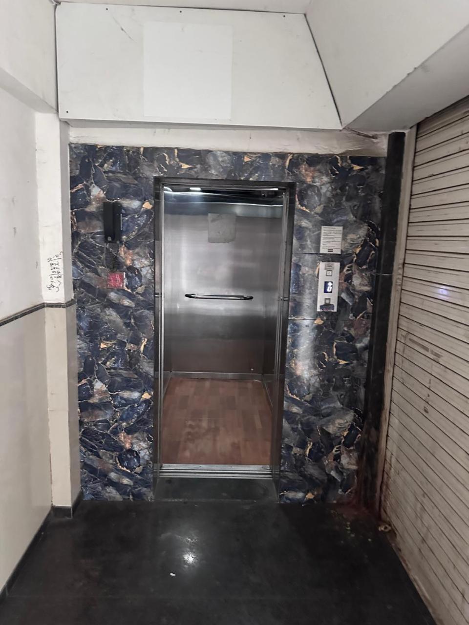 Hotel Gokul Solitaire, Surat Bhatha المظهر الخارجي الصورة